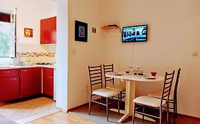 Apartments And Room Markovic
