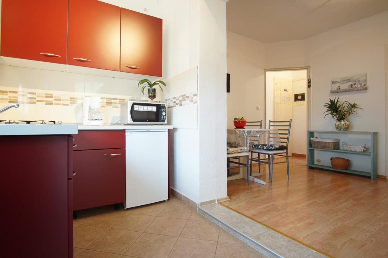 Apartments And Room Markovic Rovinjsko Selo Kültér fotó