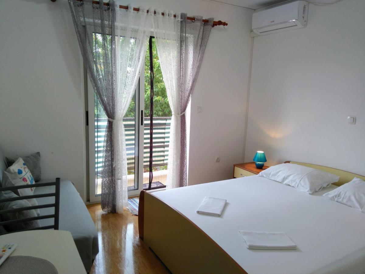 Apartments And Room Markovic Rovinjsko Selo Kültér fotó