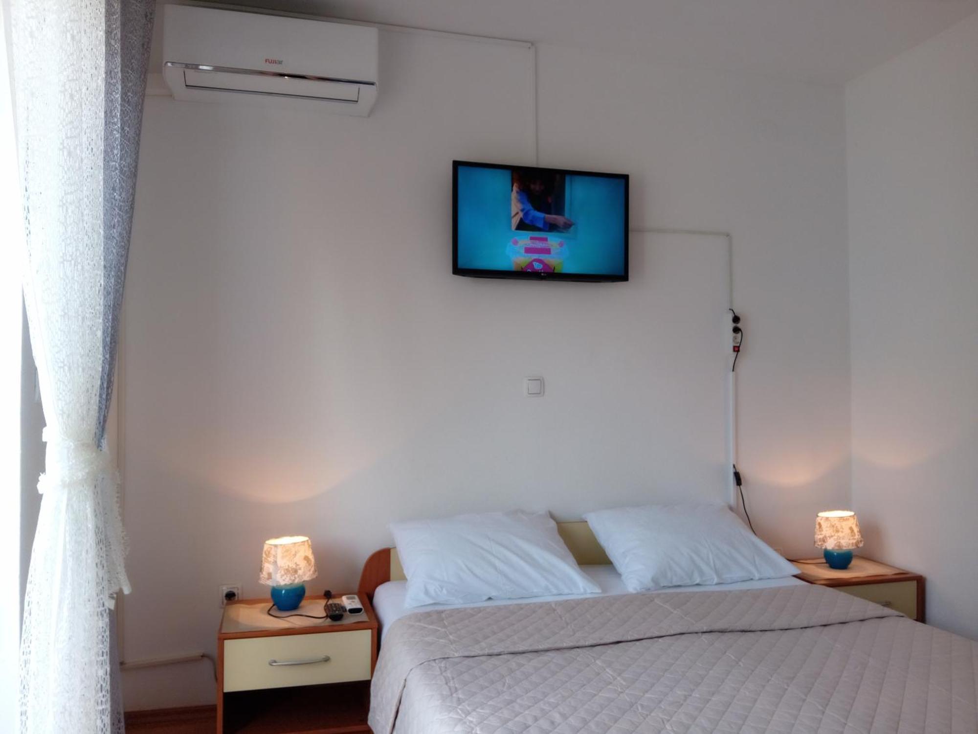 Apartments And Room Markovic Rovinjsko Selo Kültér fotó