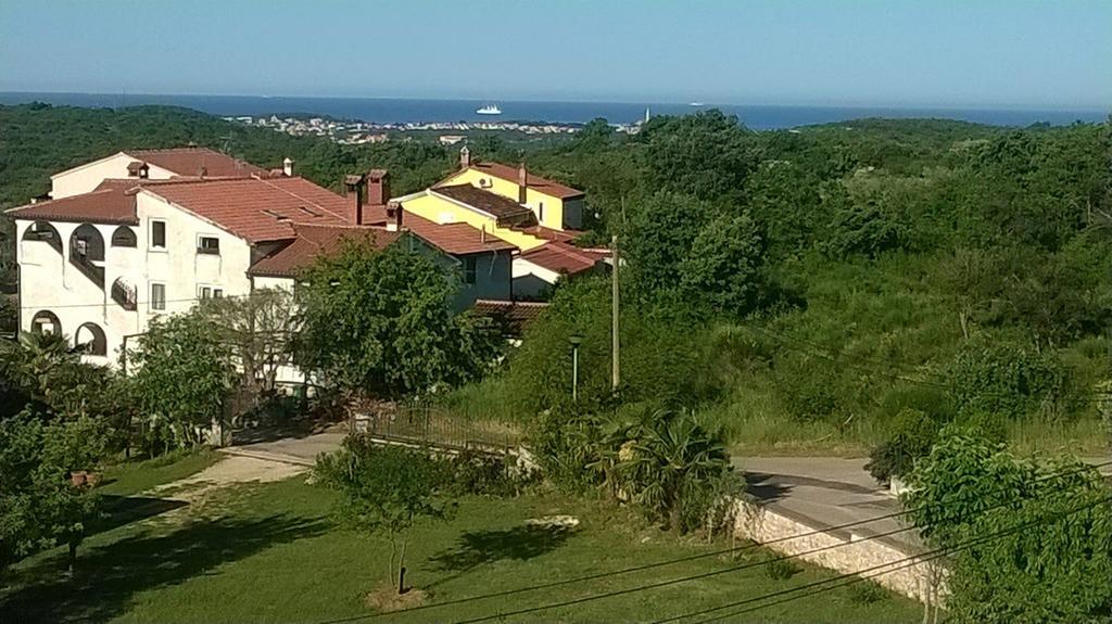 Apartments And Room Markovic Rovinjsko Selo Kültér fotó